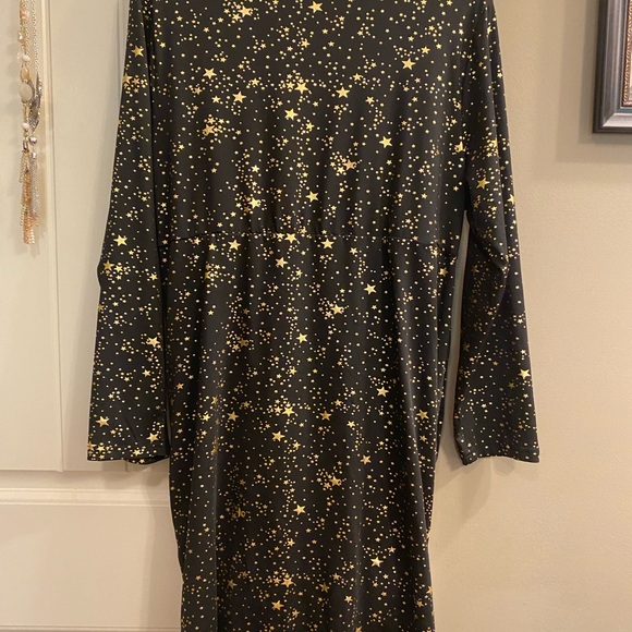 NWOT Black dress, gold stars. Never worn - Picture 4 of 6